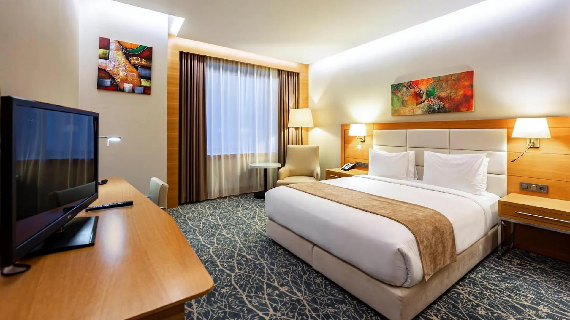 Holiday Inn Baku By Ihg 4*,